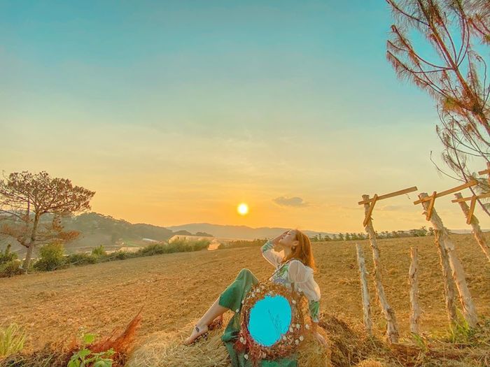 http://www.uytinthuonghieu.vn/StaticSource/RootImages/nguyen-hong-le/15_12_2021/chot-keo-nam-2021-voi-cac-dia-diem-moi-la-o-da-lat-khien-dan-tinh-xon-xao/81290doivoanhdalatdep700x525.jpg