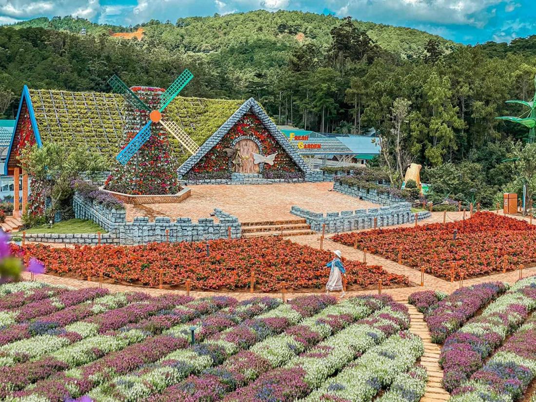 http://www.uytinthuonghieu.vn/StaticSource/RootImages/nguyen-hong-le/15_12_2021/chot-keo-nam-2021-voi-cac-dia-diem-moi-la-o-da-lat-khien-dan-tinh-xon-xao/freshgardendalat1536x1152.jpg